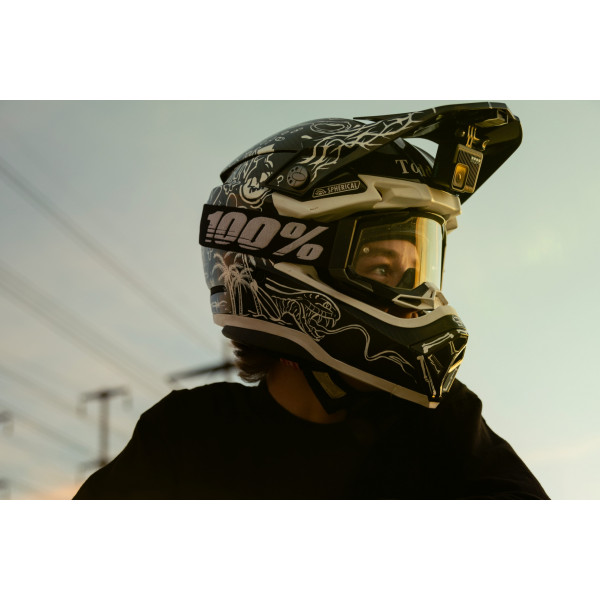 Фото - Экшн-камера GoPro HERO