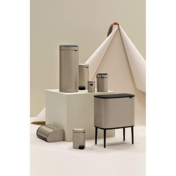Фото - Бак для сміття з педаллю Brabantia Pedal Bin 12 л 304446