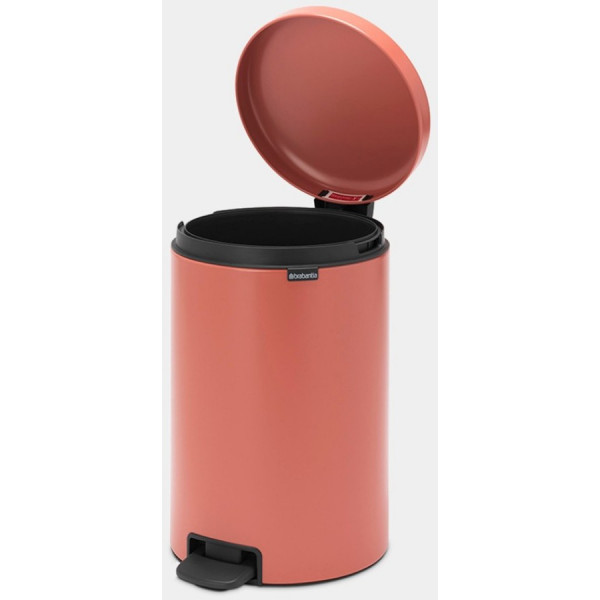 Фото - Бак для мусора с педалью Brabantia Pedal Bin 12 л 304323