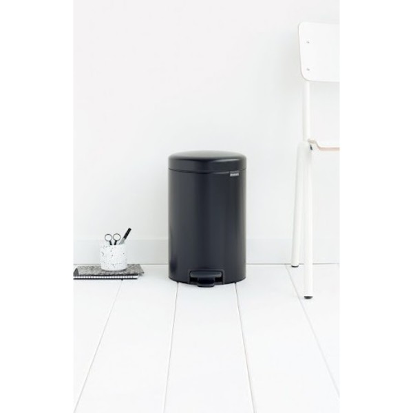 Фото - Бак для сміття з педаллю Brabantia Pedal Bin 5 л 112928