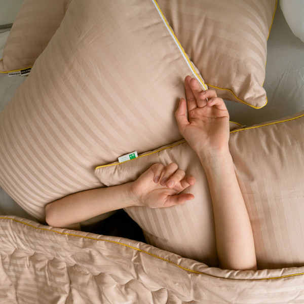 Фото - Подушка стандартная MirSon шелковая 1266 Carmela Hand Made Natural Silk Kapok Средняя 70х70 см (2200001519367)