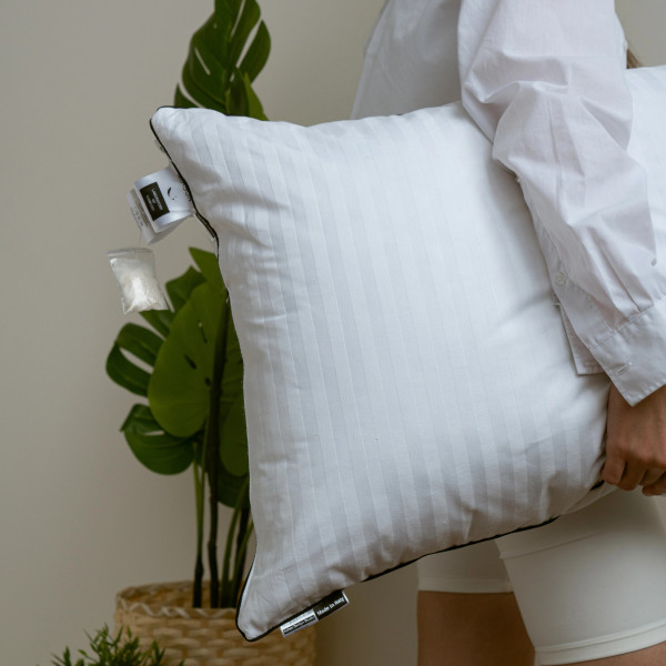 Фото - Подушка стандартная MirSon шерстяная 1224 Royal Pearl Hand Made Premium Мягкая 60х60 см (2200001517905)