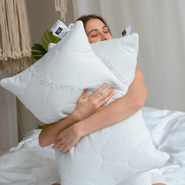 Фото - Подушка стандартная MirSon шелковая №853 Alberto Silk Kapok Hand made Упругая 60х60 см (2200003203653)