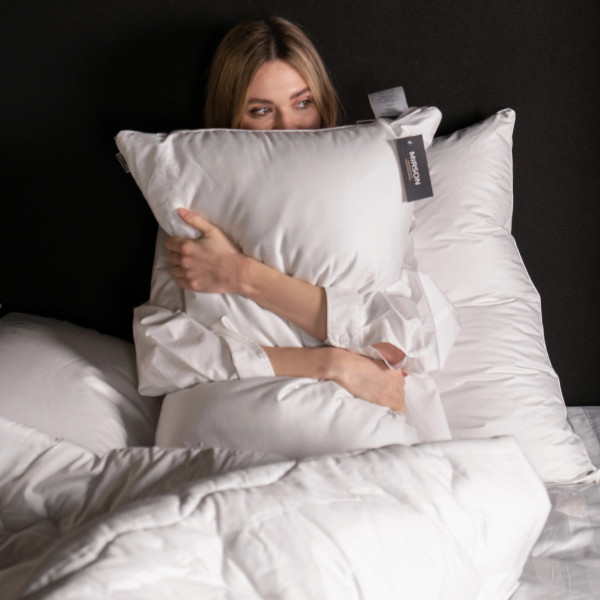 Фото - Подушка стандартная MirSon Luxury Exclusive Eco-Soft 568 40х60 см (2200000634719)