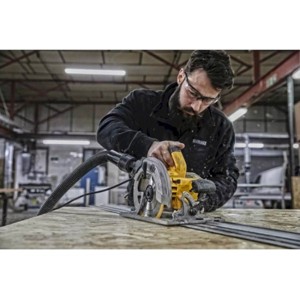 Фото - Пила дисковая DeWALT 1600 Вт (DWE576K)