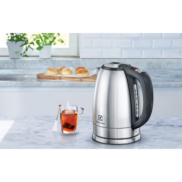 Фото - Електричний чайник Electrolux EEWA7700
