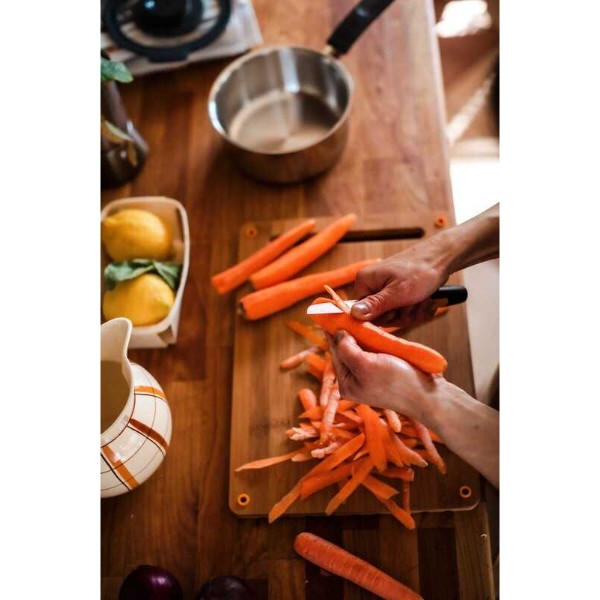 Фото - Нож для овощей Fiskars FF (1057544)