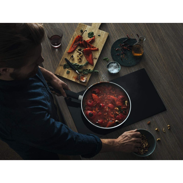 Фото - Сковорода универсальная Fiskars Hard Face Steel 28 см (1052247)