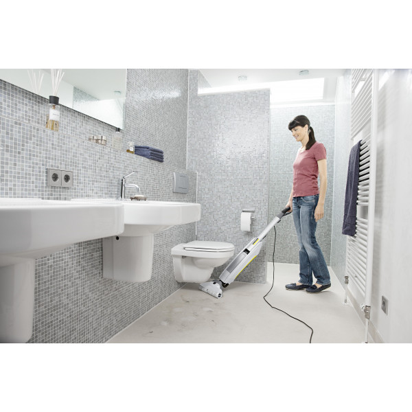 Фото - Пылесос ручной для влажной уборки дома Karcher FC 5 Premium (1.055-560.0)