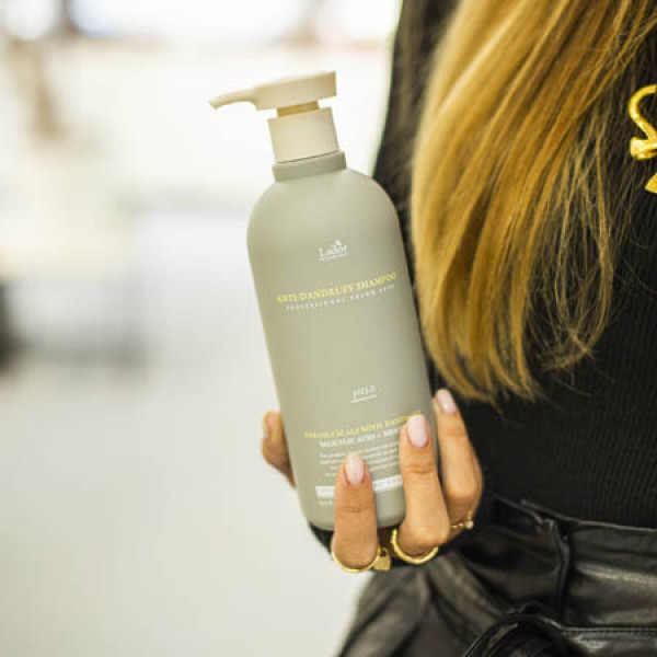 Фото - Шампунь жіночий Lador Anti-Dandruff 530 мл (8809500814566)