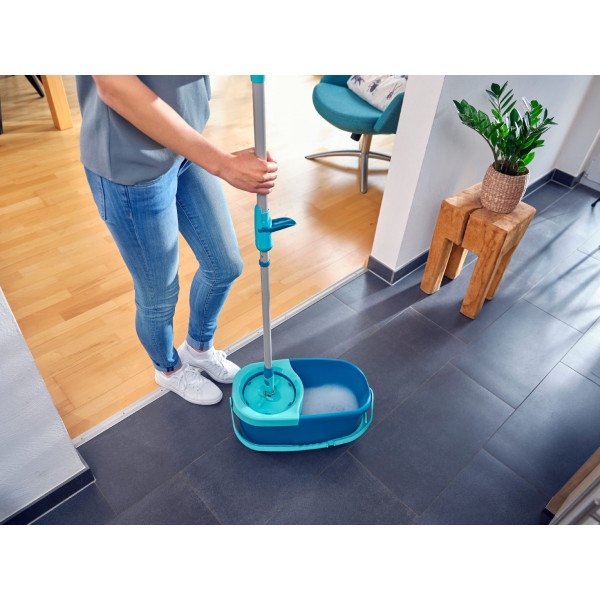 Фото - Набір для прибирання Leifheit Clean Twist Disc Mop Ergo (52101)
