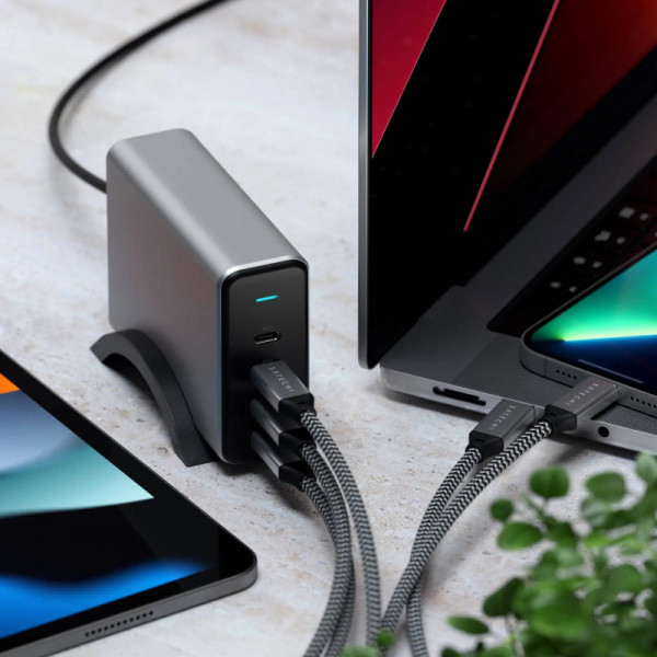Фото - Мережевий зарядний пристрій Satechi 165W USB-C 4-Port PD GaN Charger Space Gray (ST-UC165GM-EU)