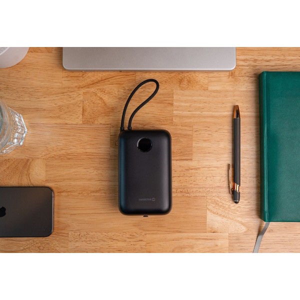 Фото - Батарея мобильная Swissten VOLTBOX 30000 mAh 35 Вт PD Type-C/Lightning Black (8595217490574)