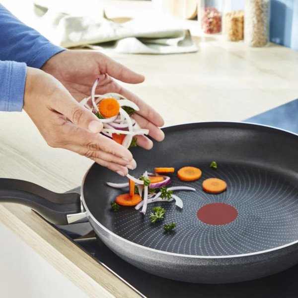 Фото - Сковорода универсальная Tefal H0560542_SET So'Light 26 см с крышкой