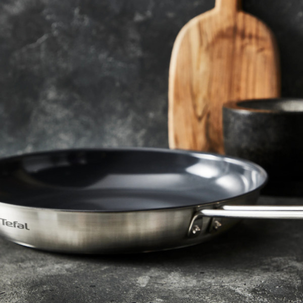 Фото - Сковорода універсальна Tefal H8710255 Nordica 20 см