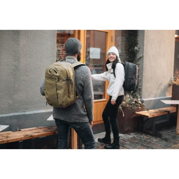 Фото - Рюкзак для ноутбука Thule Aion Travel Backpack 28L Nutria (TATB128)