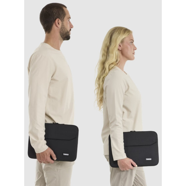 Фото - Сумка для ноутбуку Thule Lithos Sleeve MacBook Pro 16" TLS-116 Black (3205460)