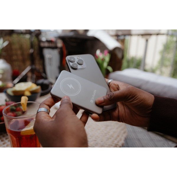 Фото - Батарея мобільна Verbatim Charge 'n' Go 5K mAh (MCP-5GY)