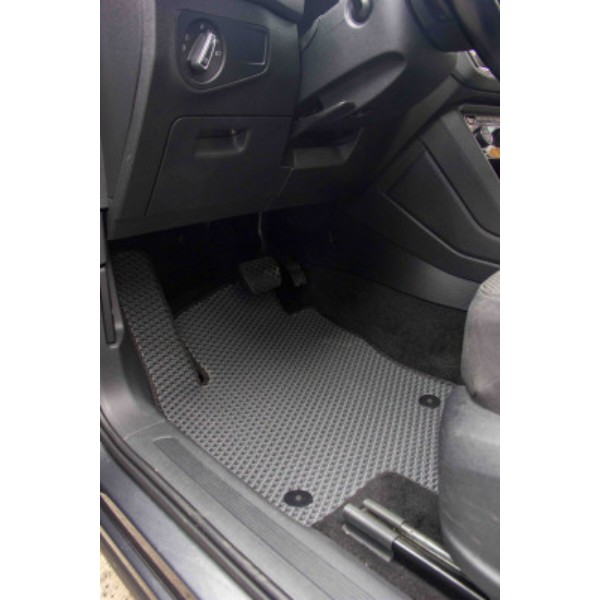 Фото - Коврики из экокожи в салон авто передние EVAtech для Tiguan (Mk 2) Volkswagen 2016-2020 2 поколение SUV EU (VW31492AK2AV4BBB)