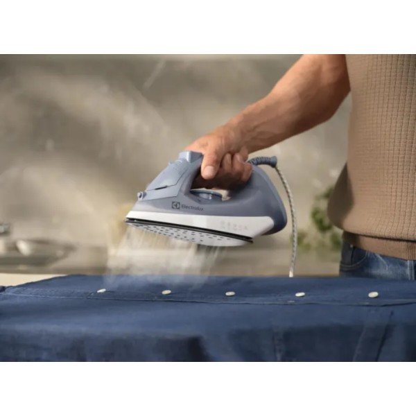 Фото - Утюг Electrolux E3SI1-2DB