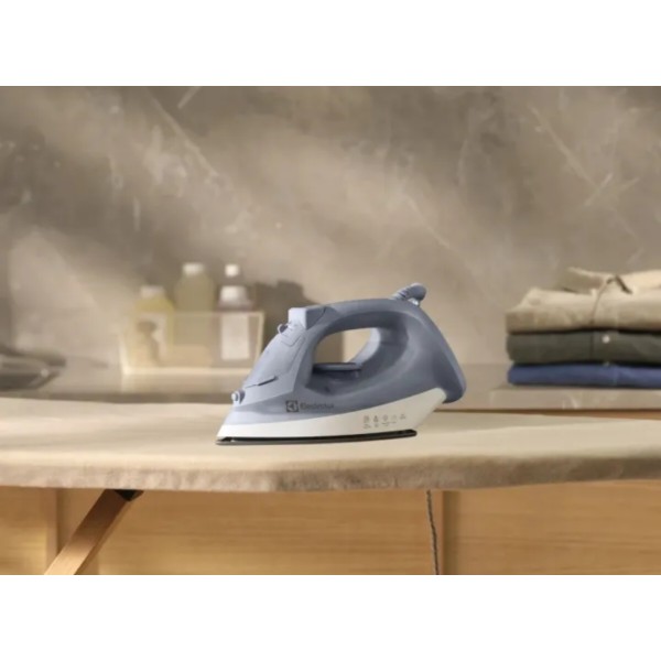Фото - Утюг Electrolux E3SI1-2DB