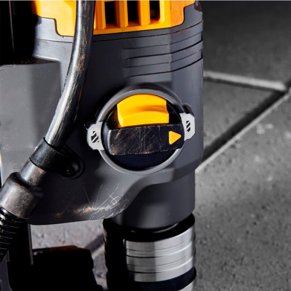 Фото - Станок DeWALT DCD1623N