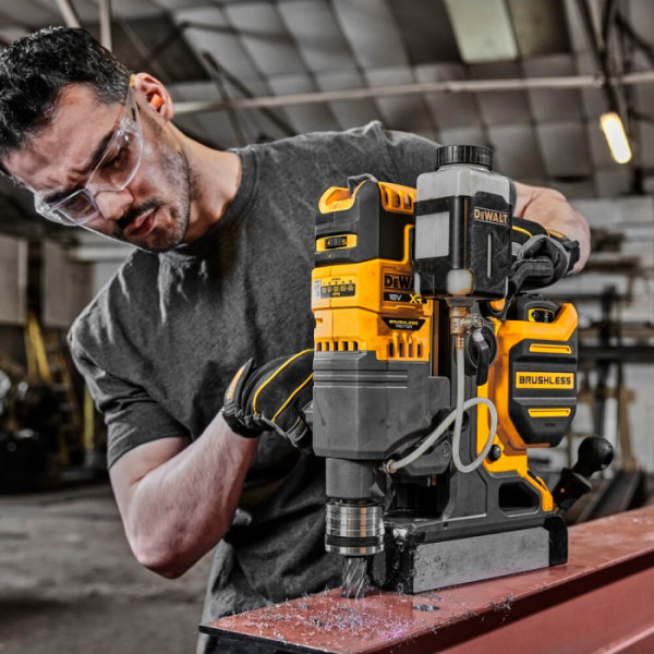 Фото - Станок DeWALT DCD1623N