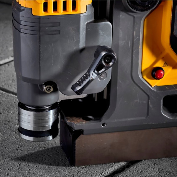 Фото - Станок DeWALT DCD1623N