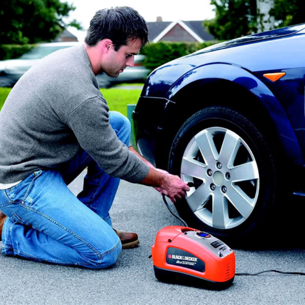 Фото - Автокомпресор Black&Decker ASI300