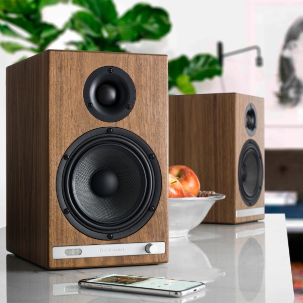 Фото - Компьютерная акустика обычная 2.0 Audioengine HD6-Walnut