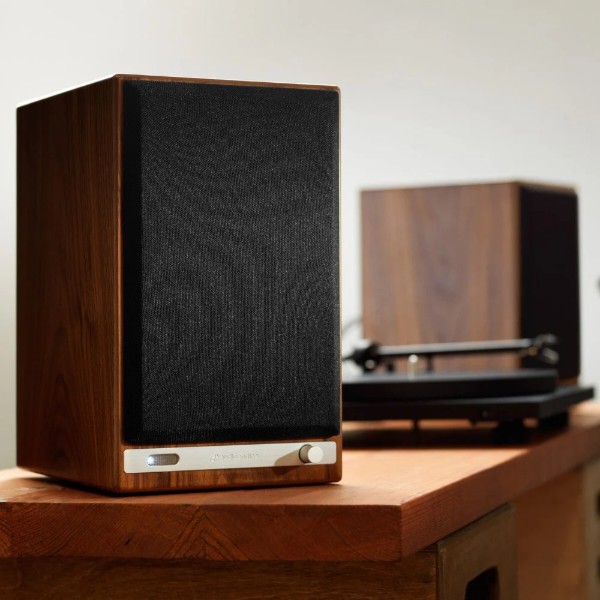 Фото - Компьютерная акустика обычная 2.0 Audioengine HD6-Walnut