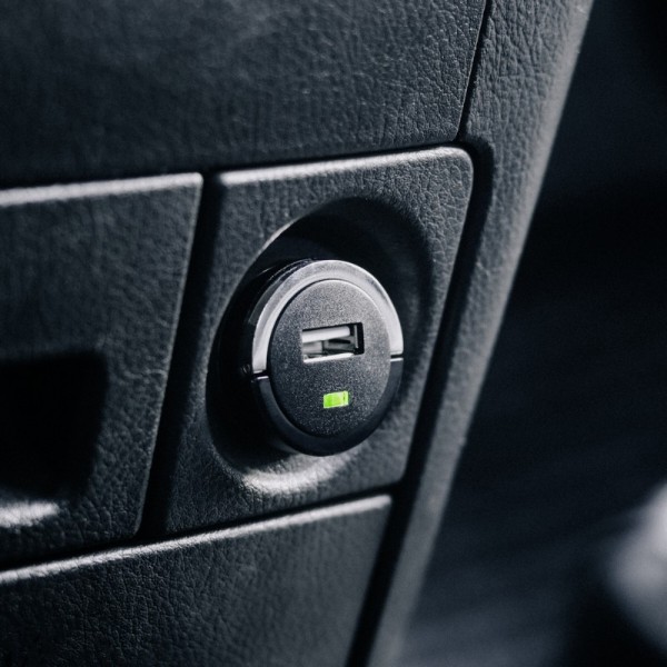 Фото - Автомобильное зарядное устройство Strax Car Charger 1A Single USB-A Black (4029948595757)