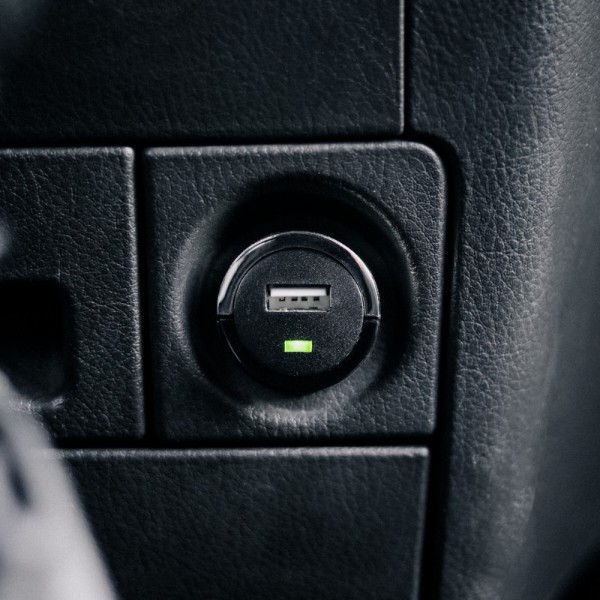 Фото - Автомобильное зарядное устройство Strax Car Charger 1A Single USB-A Black (4029948595757)