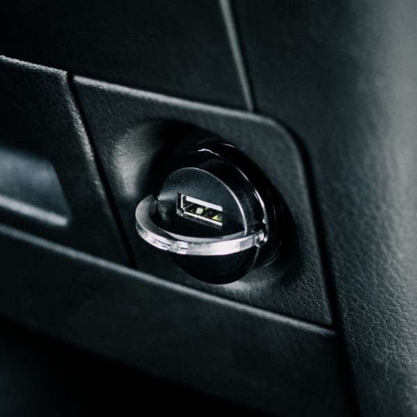 Фото - Автомобильное зарядное устройство Strax Car Charger 1A Single USB-A Black (4029948595757)
