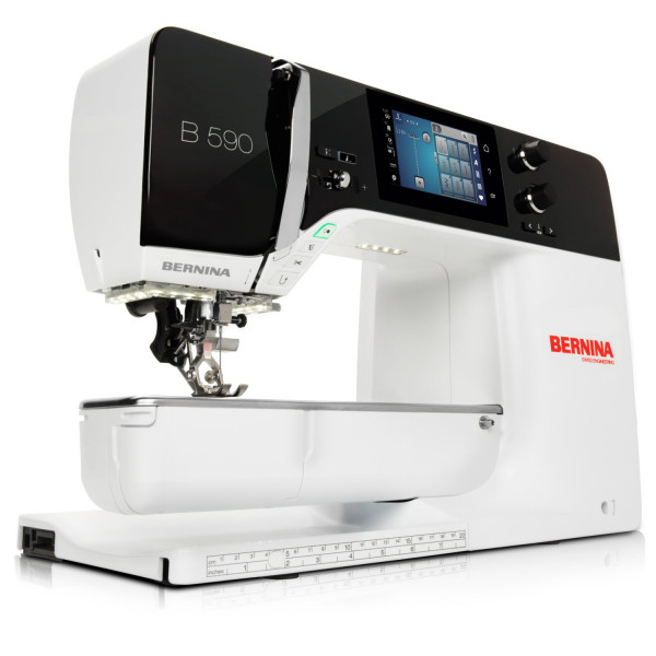 Фото - Швейно-вишивальна машина Bernina 590