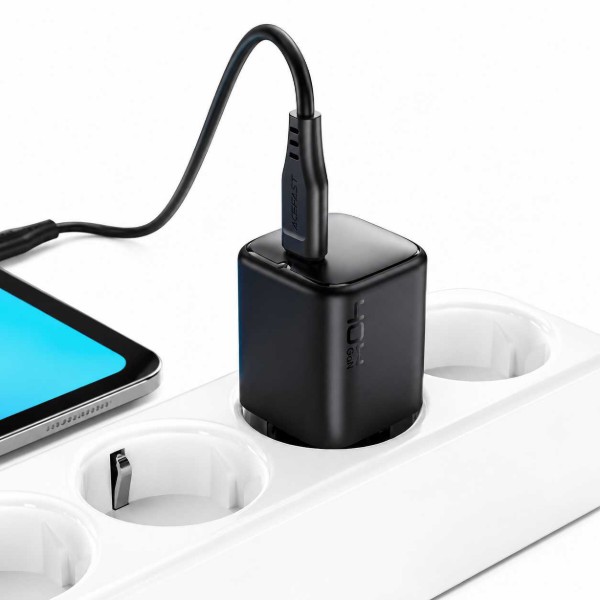 Фото - Сетевое зарядное устройство AceFast A136 PD40W mini GaN USB-C fast charger Black  (6974316286233)