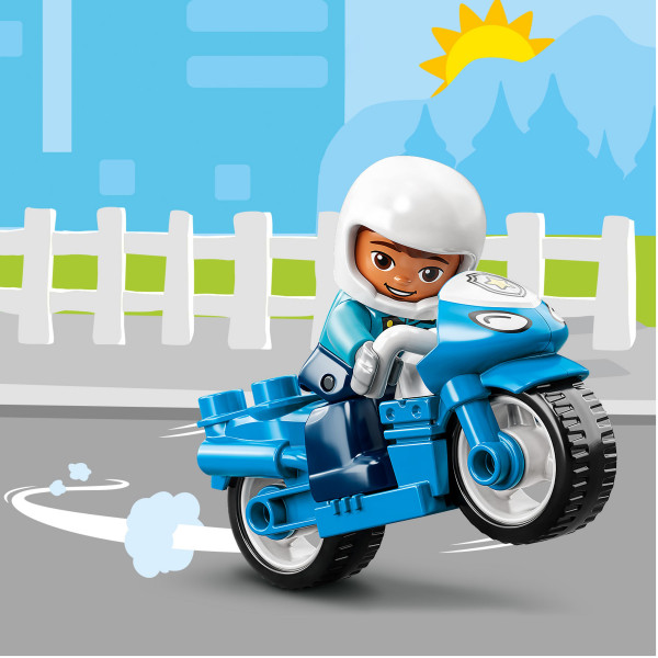 Фото - Конструктор LEGO DUPLO Town Поліцейський мотоцикл (10967)