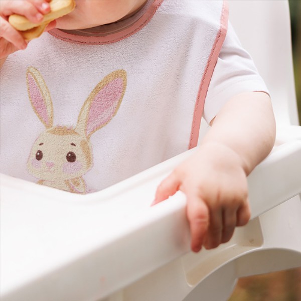 Фото - Нагрудник детский BabyOno махровый Я МОГУ БОЛЬШЕ зайчик розовый 26x36 см (833/02)