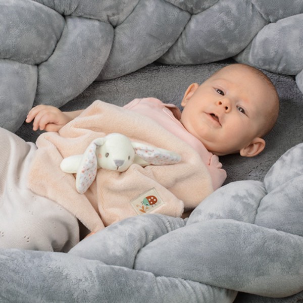 Фото - Погремушка BabyOno Обнимашка Веселый кролик (1539)