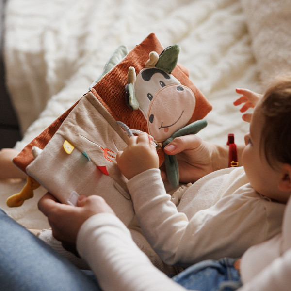 Фото - Книжка-іграшка BabyOno Коров'яче бінго (1690)