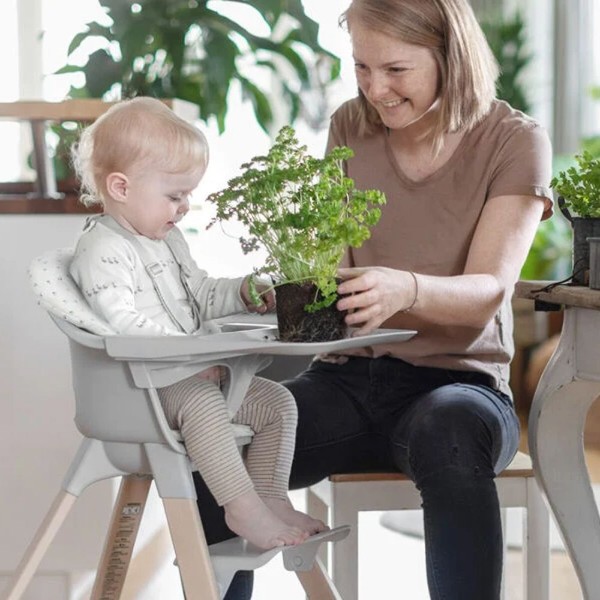 Фото - Вставка для стільчика для годування Stokke для Clikk, кол. білий з чорницею (Blueberry Boat) (552204)