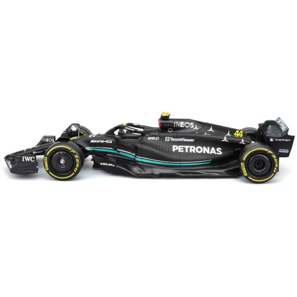 Фото - Коллекционная машинка 1:24 Bburago MERCEDES-AMG PETRONAS F1 W15 (2024) (1:24) (18-28069 (#44))