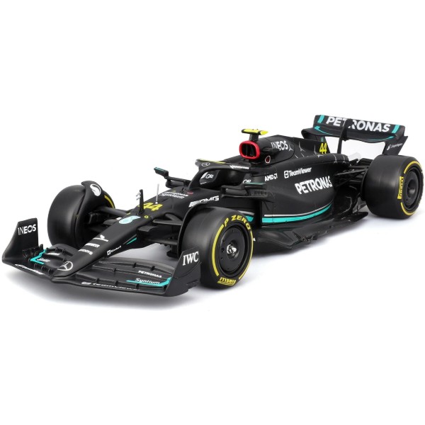 Фото - Коллекционная машинка 1:24 Bburago MERCEDES-AMG PETRONAS F1 W15 (2024) (1:24) (18-28069 (#44))