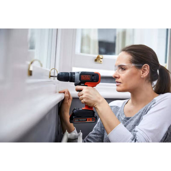 Фото - Дриль-шуруповерт Black&Decker BCD001C1