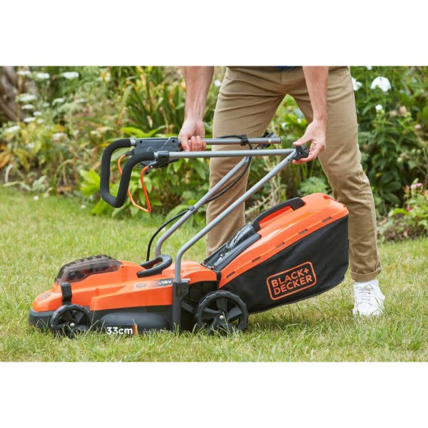 Фото - Газонокосилка аккумуляторная Black&Decker BCMW33184L2
