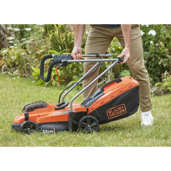 Фото - Газонокосилка аккумуляторная Black&Decker BCMW3318L2