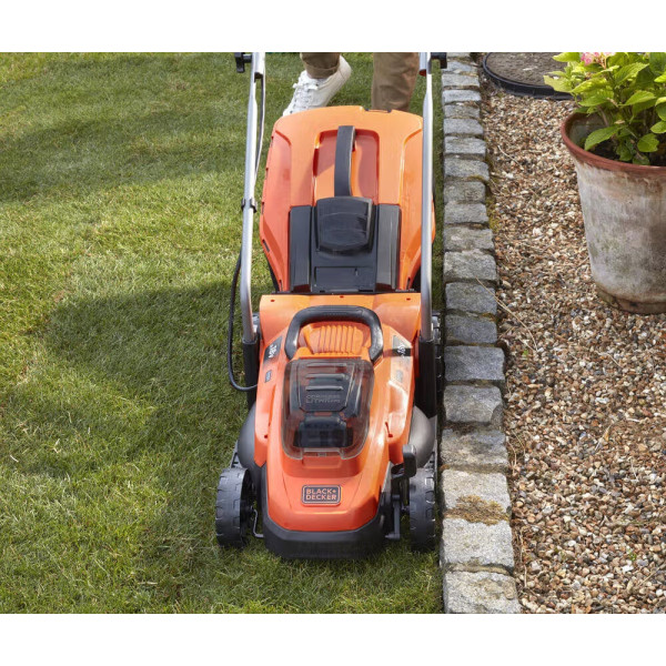 Фото - Газонокосилка аккумуляторная Black&Decker BCMW3318L2