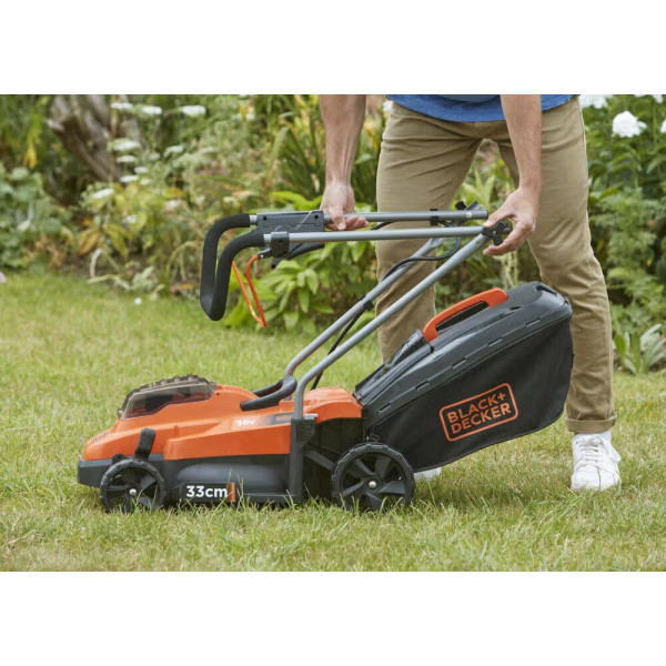 Фото - Газонокосарка акумуляторна Black&Decker BCMW3336L2