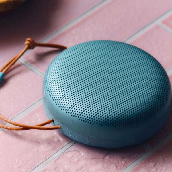 Фото - Портативна акустика Bang & Olufsen Beosound A1 3rd Gen Eucalyptus Green (1736009)