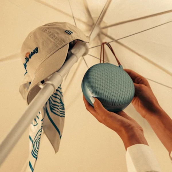 Фото - Портативна акустика Bang & Olufsen Beosound A1 3rd Gen Eucalyptus Green (1736009)